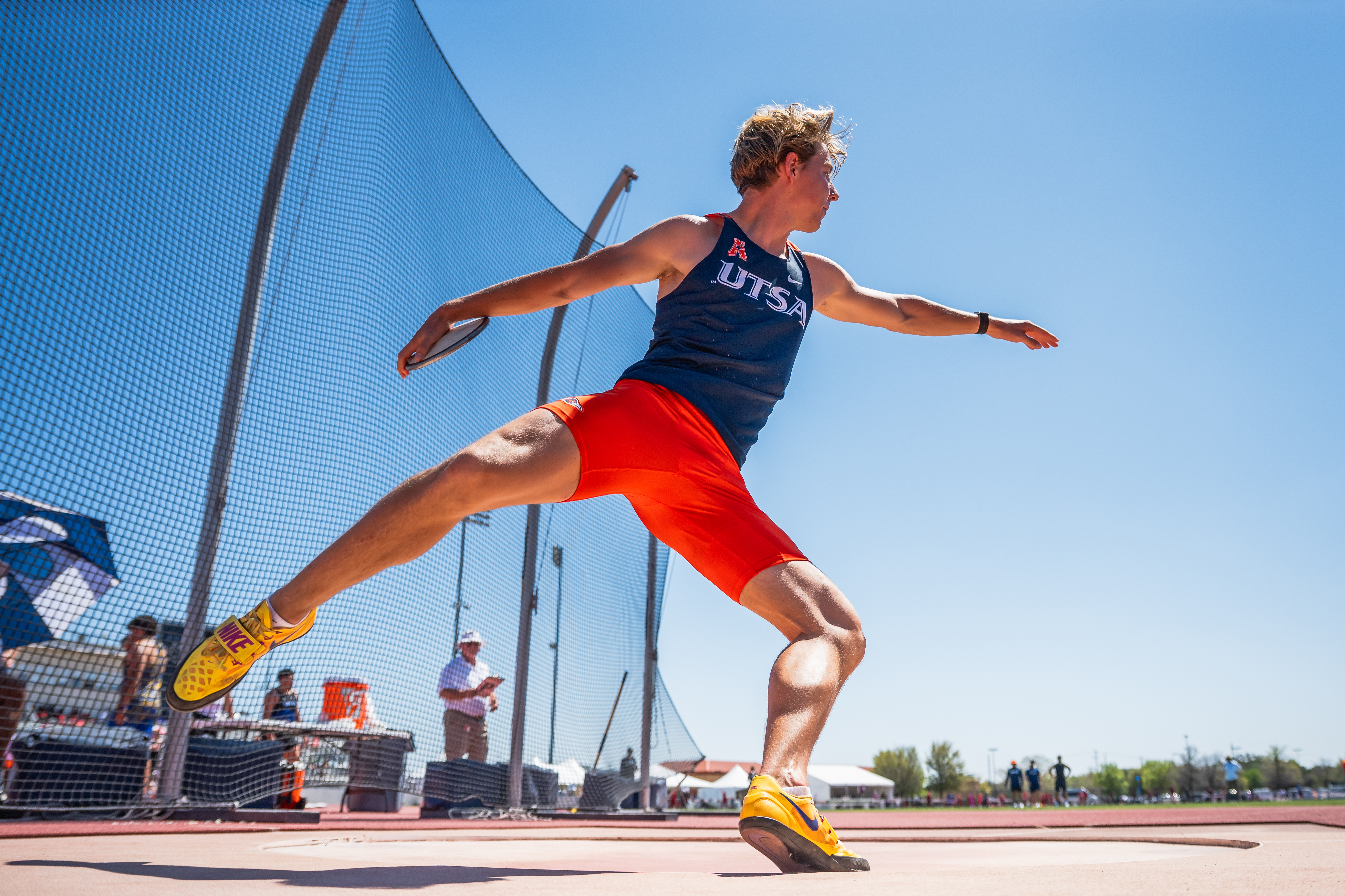 Discus thrower UTSA Invitational track and field photography San Antonio